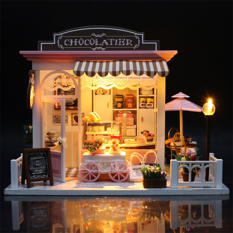 DIY Miniature Wooden Dollhouse - Woodworking Kits For Kids recensione e prezzo