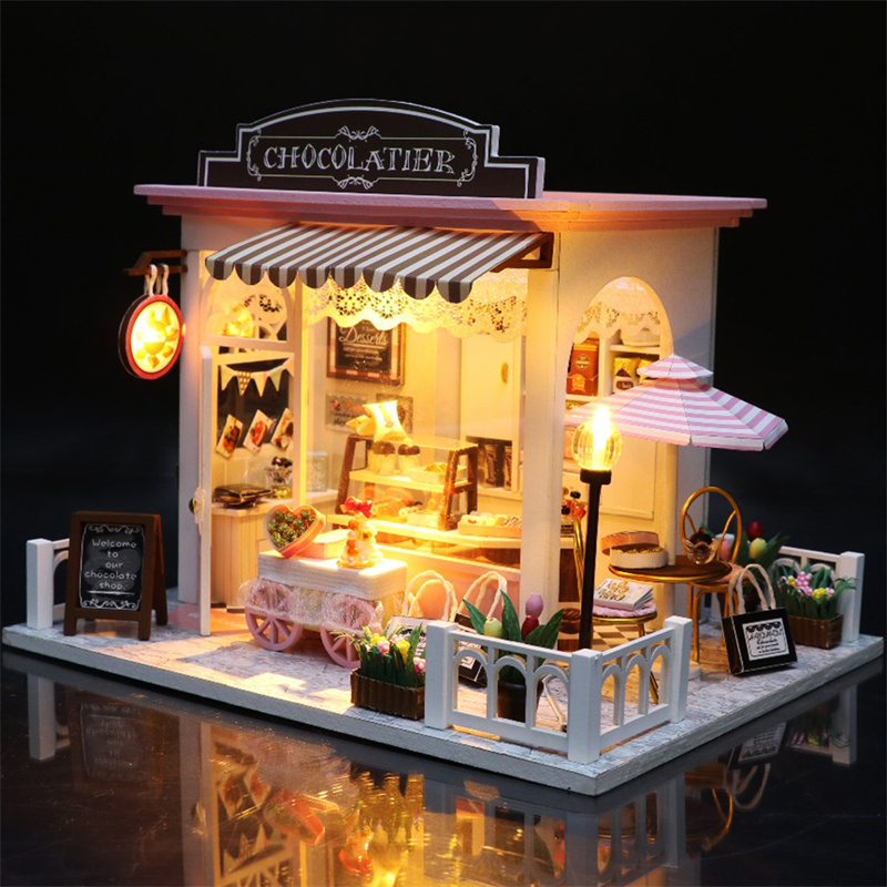 DIY Miniature Wooden Dollhouse - Woodworking Kits For Kids recensione e prezzo