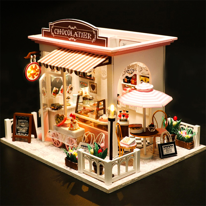 DIY Miniature Wooden Dollhouse - Woodworking Kits For Kids recensione e prezzo