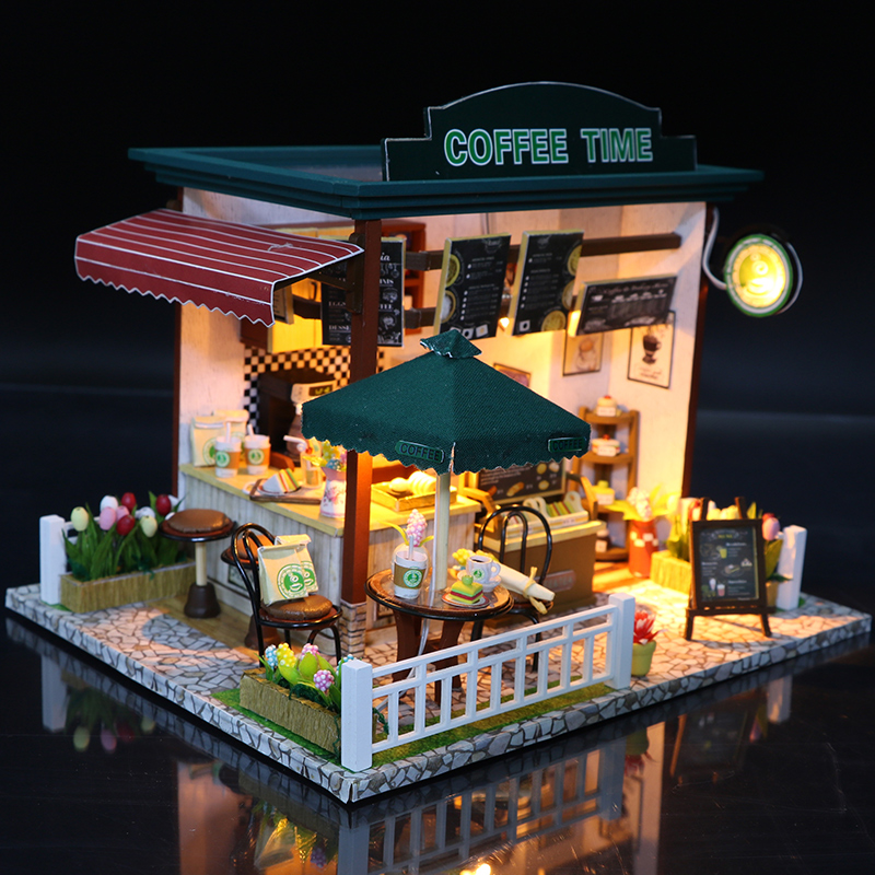 DIY Miniature Wooden Dollhouse - Woodworking Kits For Kids recensione e prezzo